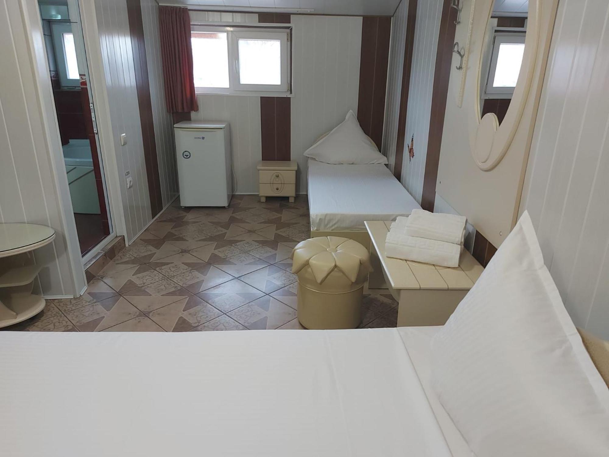 Casa Simona Hotel เอโฟรีเอซูด ภายนอก รูปภาพ