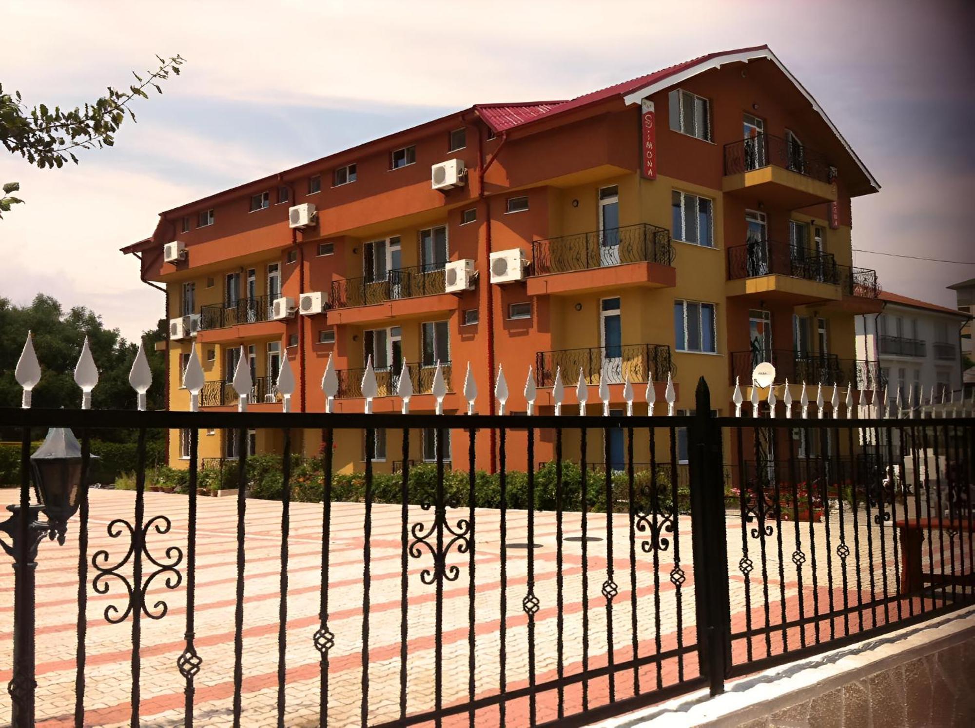 Casa Simona Hotel เอโฟรีเอซูด ภายนอก รูปภาพ